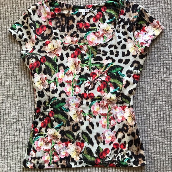 Sentre Tops - Leopard/flower print t-shirt